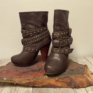 Brown Bryson 4” heeled booties/size 5.5/faux leather studded adjustable straps